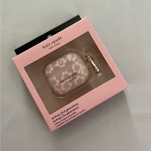Kate Spade New York AirPods (3rd Generation) flower case 🌸